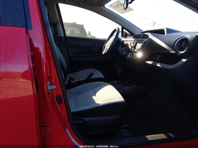Продажа на аукционе авто 2016 Toyota Prius C One, vin: JTDKDTB3XG1131124, номер лота: 44733121