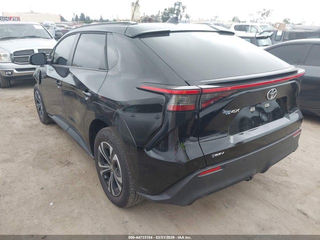Toyota BZ4X XLE 2025 JTMAAAAA1SA056945 Image 3