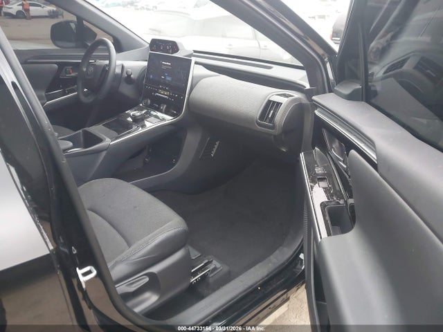 Toyota BZ4X XLE 2025 JTMAAAAA1SA056945 Image 5
