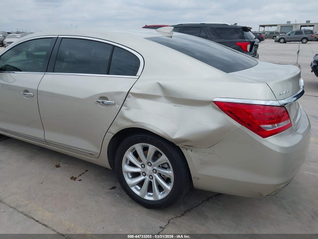 1G4GB5G35GF121292 Buick Lacrosse Leather