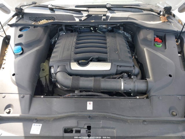 Porsche Cayenne Platinum Edition 2017 WP1AA2A27HKA86015 Image 10