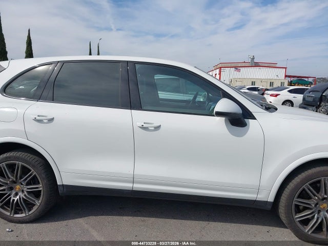 Porsche Cayenne Platinum Edition 2017 WP1AA2A27HKA86015 Image 14