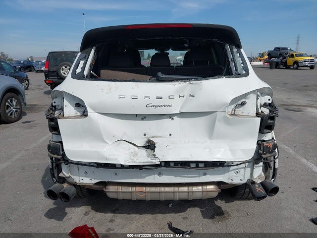 Porsche Cayenne Platinum Edition 2017 WP1AA2A27HKA86015 Image 17