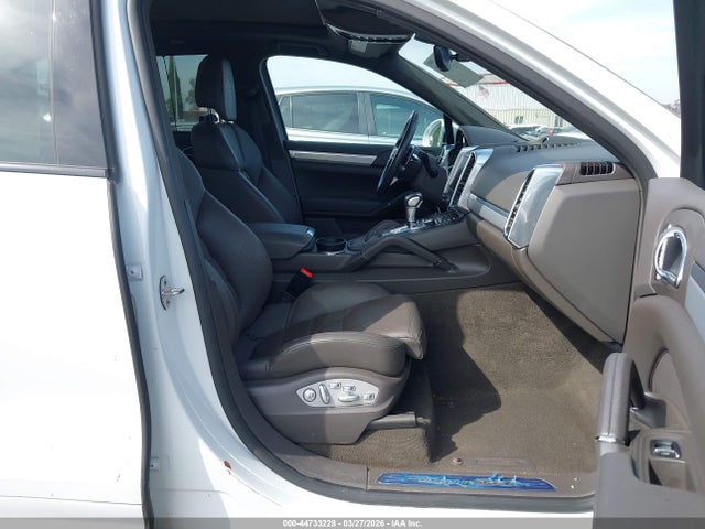 Porsche Cayenne Platinum Edition 2017 WP1AA2A27HKA86015 Image 5