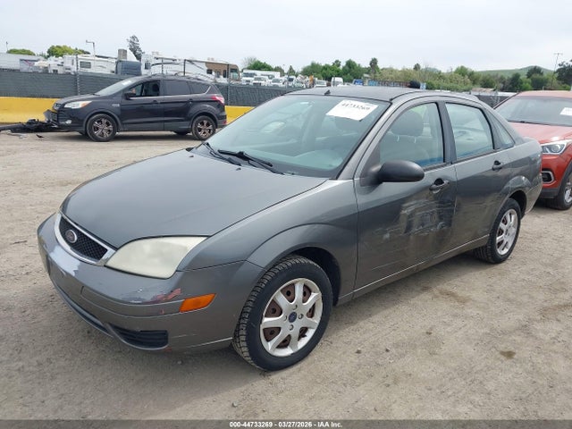 2005 FORD FOCUS 1FAFP34N85W302658 Photo 1