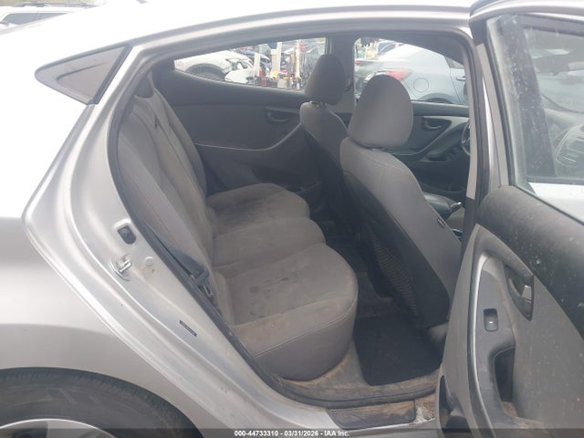 5NPDH4AE9GH743586 Hyundai ELANTRA SE