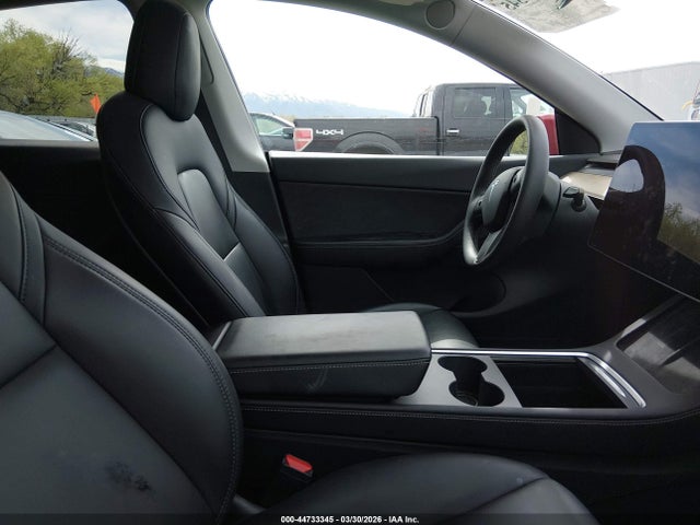 44733345 :رقم المزاد ، 7SAYGDEE2NF315467 vin ، 2022 Tesla Model Y Long Range Dual Motor All-wheel Drive مزاد بيع