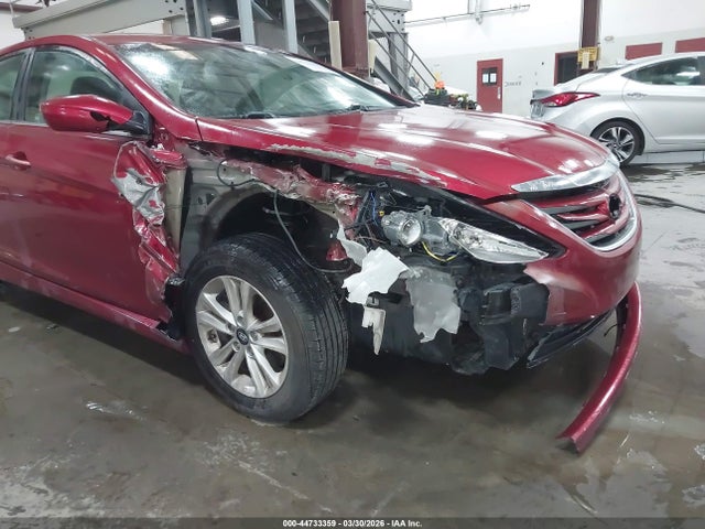 2014 Hyundai Sonata Gls მანქანა იყიდება აუქციონზე, vin: 5NPEB4AC4EH933751, აუქციონის ნომერი: 44733359