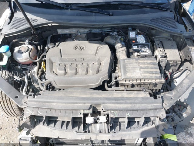 2018 Volkswagen Tiguan 2.0t Se/2.0t Sel მანქანა იყიდება აუქციონზე, vin: 3VV2B7AX7JM163462, აუქციონის ნომერი: 44733358