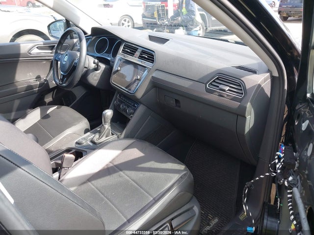 2018 Volkswagen Tiguan 2.0t Se/2.0t Sel მანქანა იყიდება აუქციონზე, vin: 3VV2B7AX7JM163462, აუქციონის ნომერი: 44733358