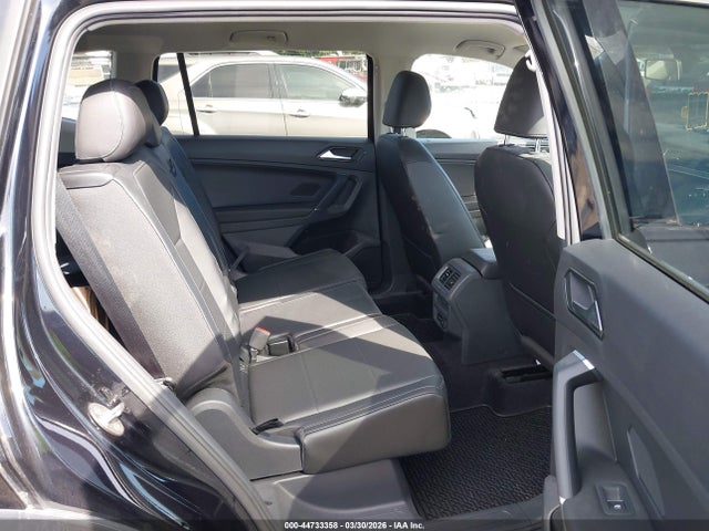 2018 Volkswagen Tiguan 2.0t Se/2.0t Sel მანქანა იყიდება აუქციონზე, vin: 3VV2B7AX7JM163462, აუქციონის ნომერი: 44733358