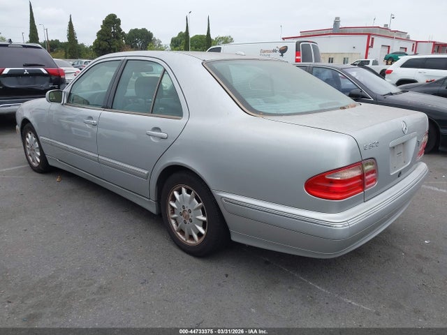 44733375 :رقم المزاد ، WDBJF65J21B232966 vin ، 2001 Mercedes-benz E 320 مزاد بيع