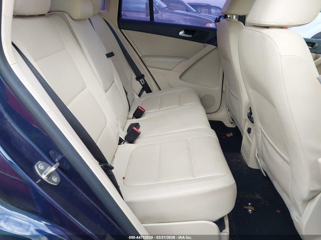 WVGAV7AX0GW533365 Volkswagen TIGUAN S