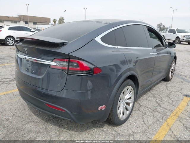 2017 TESLA MODEL X 5YJXCBE25HF076984 Photo 3