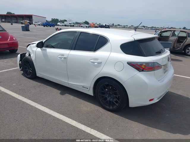 2013 LEXUS CT 200H JTHKD5BH2D2139570 Photo 2