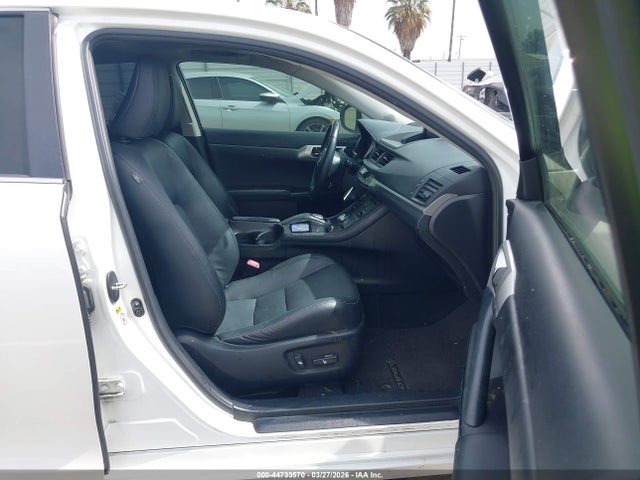 2013 LEXUS CT 200H JTHKD5BH2D2139570 Photo 4