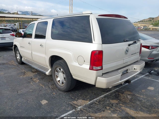 2005 CADILLAC ESCALADE ESV 3GYFK66N95G229168 Photo 2