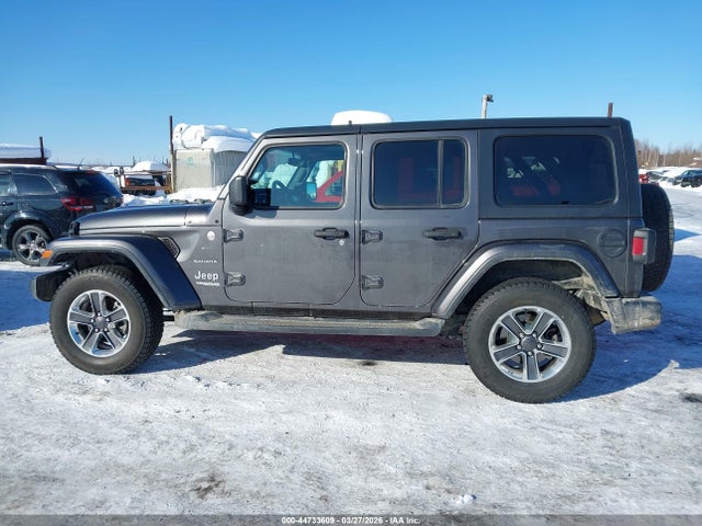 1C4HJXEN0KW564499 Jeep Wrangler Unlimited Sahara 4x4