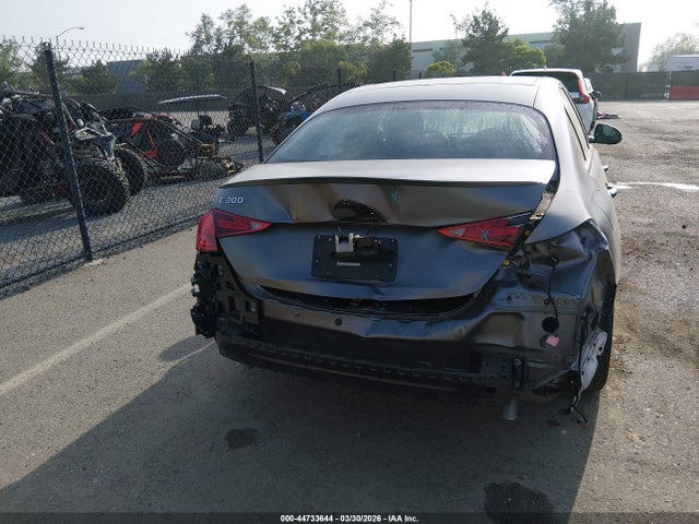 W1KAF4GB8PR146725 Mercedes-Benz C 300 Sedan