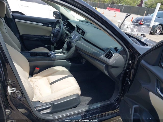 44733651 :رقم المزاد ، 2HGFC2F53HH523862 vin ، 2017 Honda Civic Lx مزاد بيع