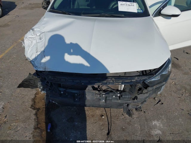 2018 Buick Regal Sportback Essence მანქანა იყიდება აუქციონზე, vin: W04GP6SX7J1133139, აუქციონის ნომერი: 44733655
