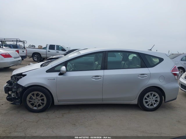 Toyota Prius V Four 2015 JTDZN3EU6FJ038759 Image 15