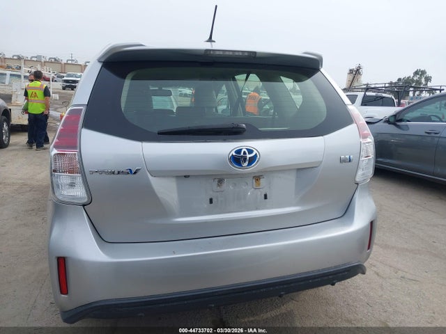 Toyota Prius V Four 2015 JTDZN3EU6FJ038759 Image 17