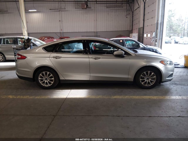 2015 Ford Fusion S მანქანა იყიდება აუქციონზე, vin: 3FA6P0G72FR235989, აუქციონის ნომერი: 44733712