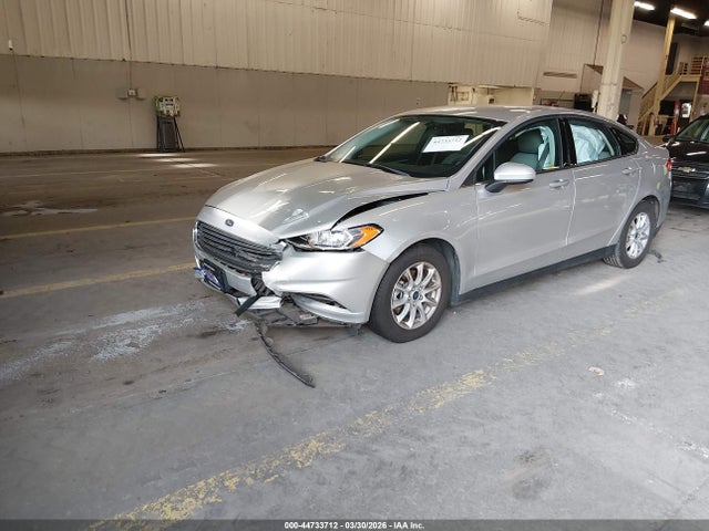 2015 Ford Fusion S მანქანა იყიდება აუქციონზე, vin: 3FA6P0G72FR235989, აუქციონის ნომერი: 44733712