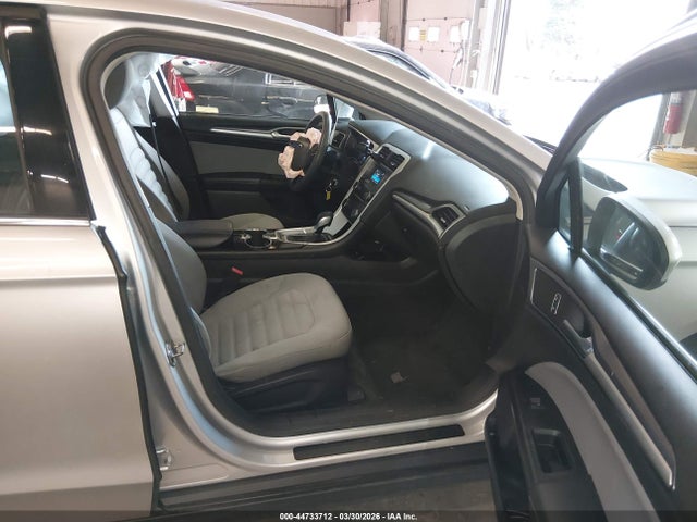 2015 Ford Fusion S მანქანა იყიდება აუქციონზე, vin: 3FA6P0G72FR235989, აუქციონის ნომერი: 44733712