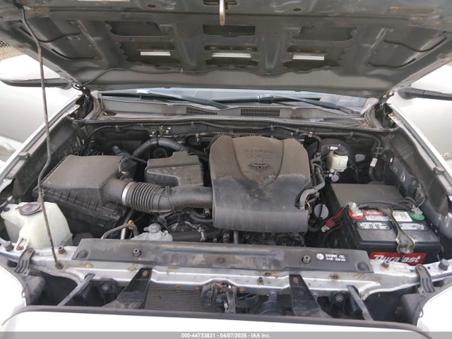 2016 Toyota Tacoma Sr5 V6 მანქანა იყიდება აუქციონზე, vin: 3TMAZ5CN7GM012331, აუქციონის ნომერი: 44733821