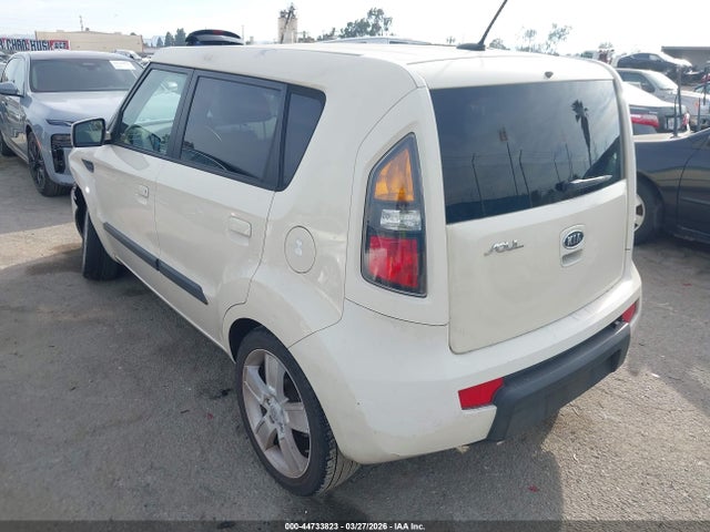 2010 KIA SOUL KNDJT2A28A7028225 Photo 2
