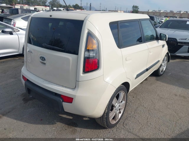2010 KIA SOUL KNDJT2A28A7028225 Photo 3