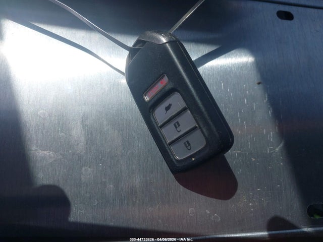 44733826 :رقم المزاد ، 5FNRL6H2XJB111522 vin ، 2018 Honda Odyssey Lx مزاد بيع