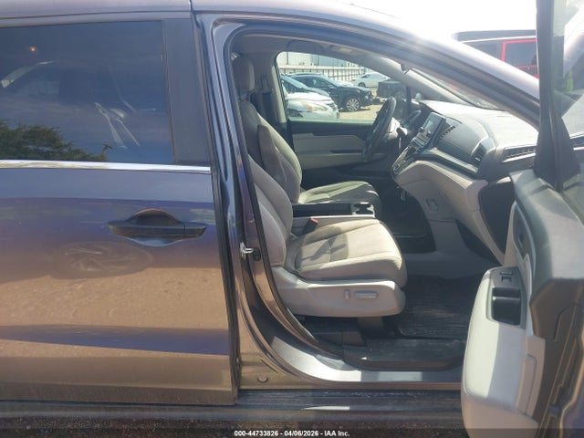 44733826 :رقم المزاد ، 5FNRL6H2XJB111522 vin ، 2018 Honda Odyssey Lx مزاد بيع