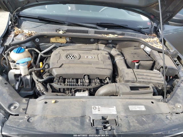 3VWD17AJ0FM205481 Volkswagen Jetta 1.8t Se