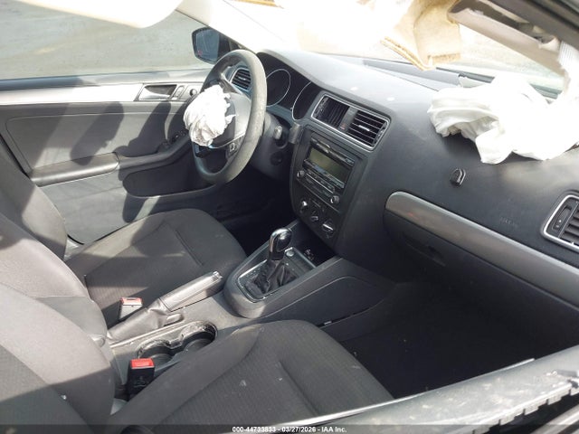 3VWD17AJ0FM205481 Volkswagen Jetta 1.8t Se