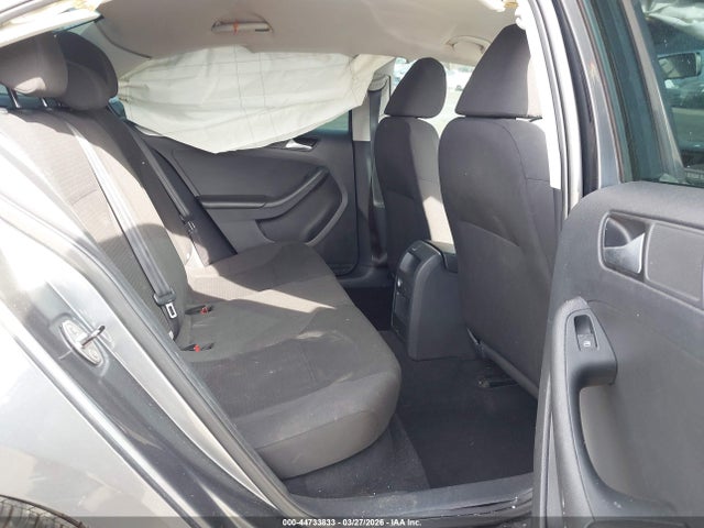 3VWD17AJ0FM205481 Volkswagen Jetta 1.8t Se