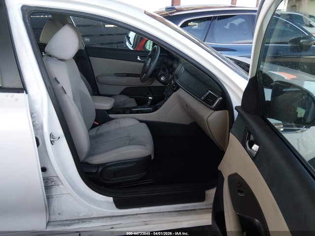 5XXGT4L31JG256991 KIA Optima Lx