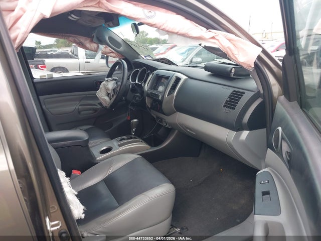 2015 Toyota Tacoma Prerunner V6 მანქანა იყიდება აუქციონზე, vin: 5TFJU4GN8FX081878, აუქციონის ნომერი: 44733852