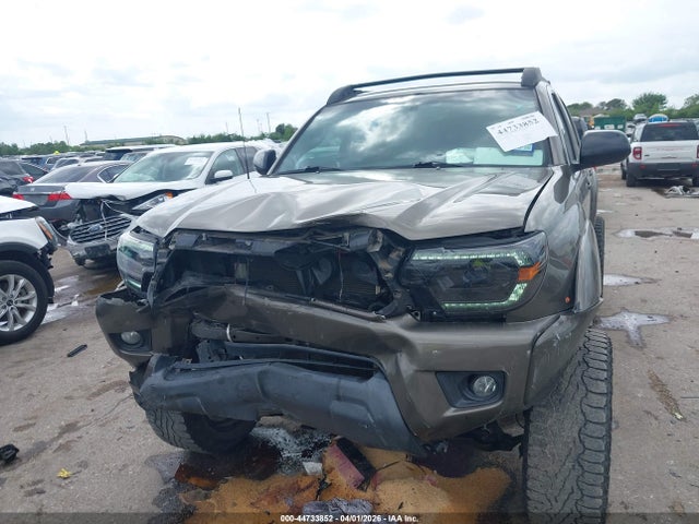 2015 Toyota Tacoma Prerunner V6 მანქანა იყიდება აუქციონზე, vin: 5TFJU4GN8FX081878, აუქციონის ნომერი: 44733852