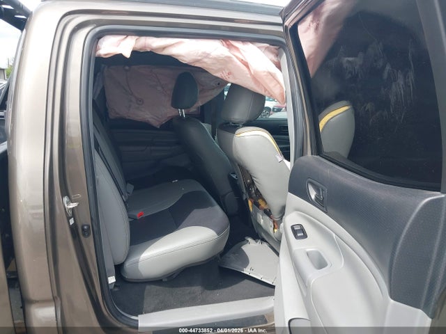 2015 Toyota Tacoma Prerunner V6 მანქანა იყიდება აუქციონზე, vin: 5TFJU4GN8FX081878, აუქციონის ნომერი: 44733852