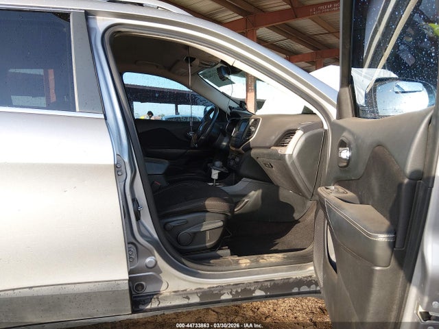 44733863 :رقم المزاد ، 1C4PJLCB5FW631116 vin ، 2015 Jeep Cherokee Latitude مزاد بيع