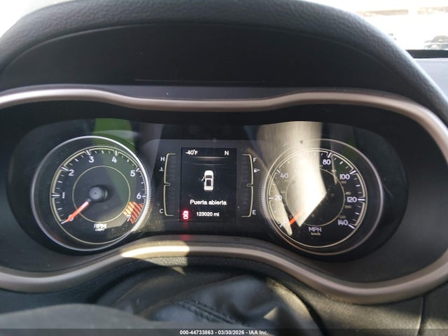 44733863 :رقم المزاد ، 1C4PJLCB5FW631116 vin ، 2015 Jeep Cherokee Latitude مزاد بيع
