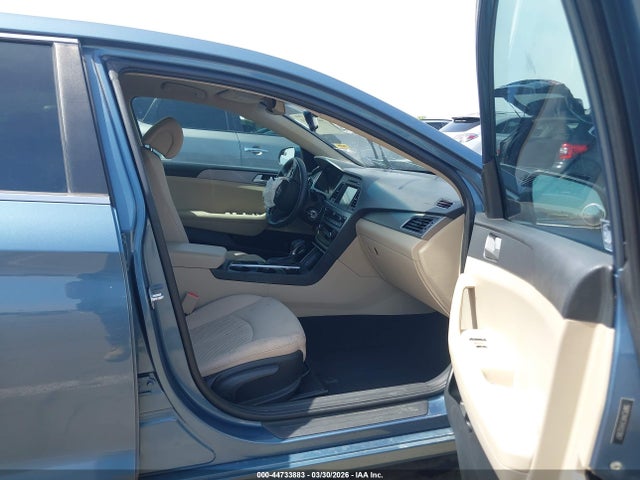 Продажа на аукционе авто 2017 Hyundai Sonata Se, vin: 5NPE24AF2HH523867, номер лота: 44733883