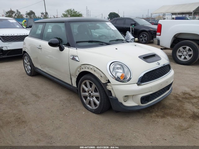 2013 MINI HARDTOP WMWSV3C58DT392682