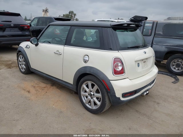 2013 MINI HARDTOP WMWSV3C58DT392682 Photo 2