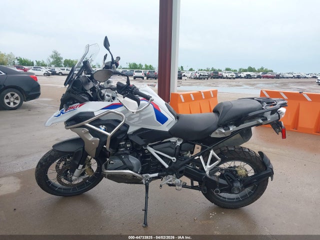 44733925 :رقم المزاد ، WB10M0302N6F51020 vin ، 2022 Bmw R 1250 Gs مزاد بيع