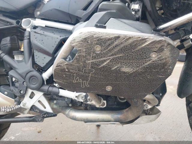44733925 :رقم المزاد ، WB10M0302N6F51020 vin ، 2022 Bmw R 1250 Gs مزاد بيع