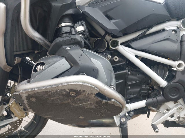 44733925 :رقم المزاد ، WB10M0302N6F51020 vin ، 2022 Bmw R 1250 Gs مزاد بيع